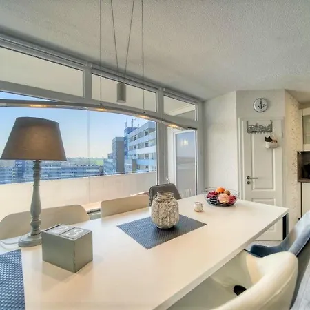 - Haus C, App 0c1204 *